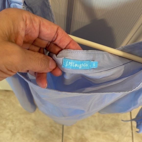 - J. McLaughlin Blue Off Shoulder 100% Cotton/Silk  Top Size Small - Picture 3 of 5